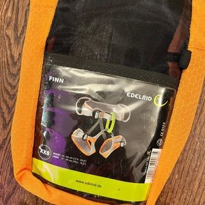 Edelrid Finn Harness - Children to Youths w/ MEC chalk bag NWT